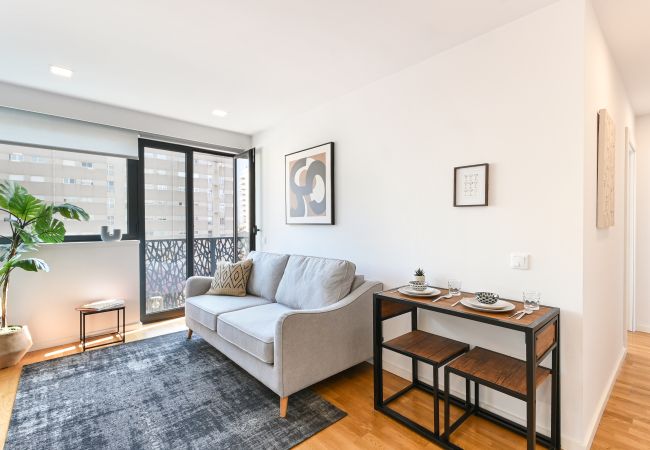 Apartment in Porto - Constituição 1386